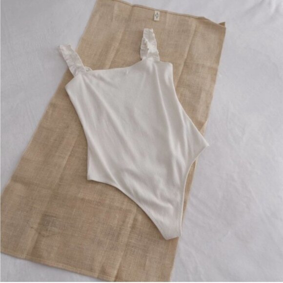 nwot Sunday best ribbed ruffle bodysuit M - Picture 6 of 6